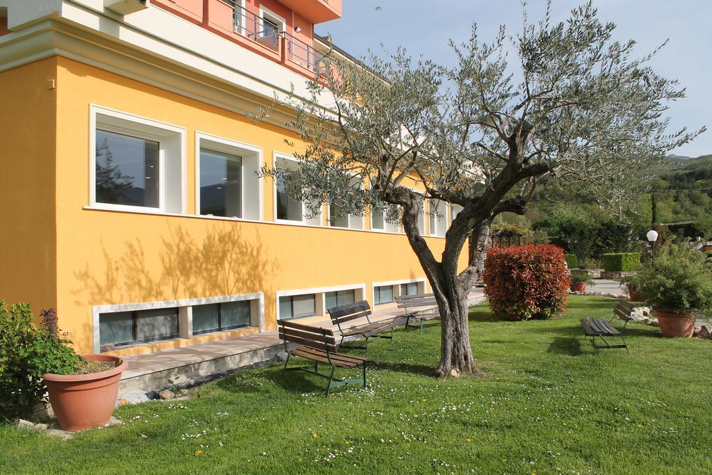 Filippone Hotel&Ristorante Gioia Dei Marsi Exterior foto