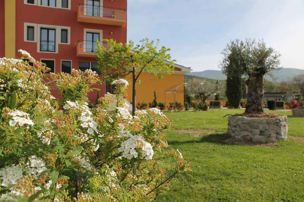 Filippone Hotel&Ristorante Gioia Dei Marsi Exterior foto